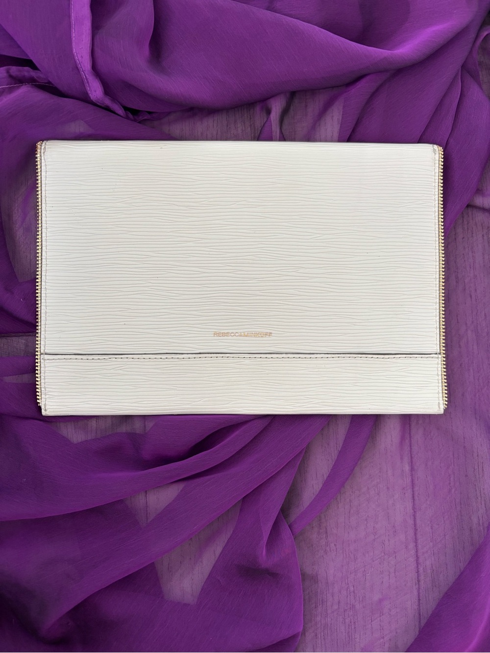 Rebecca Minkoff Leo envelope clutch with zipper detail. GUC. - Picture 2 of 13